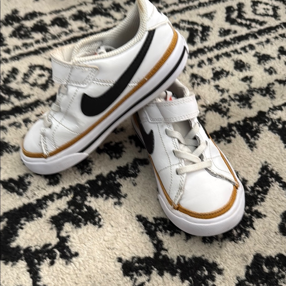Nike Kids White and Gold Sneakers